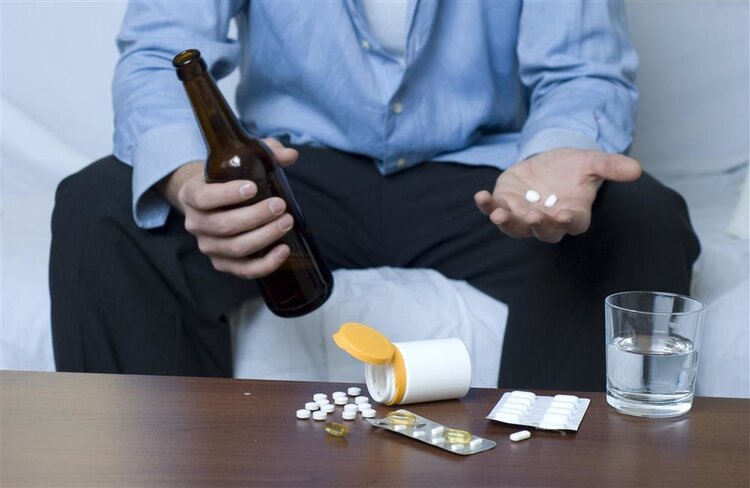 喝完酒吃頭孢會怎么樣_喝酒吃了頭孢_喝了酒吃頭孢會發(fā)燒嗎