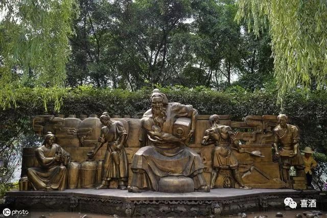 長春白酒喝當(dāng)?shù)厝硕嗖欢郷長春白酒_長春當(dāng)?shù)厝撕仁裁窗拙?/></p>
<p>茅臺鎮(zhèn)當(dāng)?shù)厝撕仁裁淳疲棵┡_鎮(zhèn)白酒分類</p>
<p>試想一下，常在河邊走的人，他們知道怎么走，不像一些偶爾經(jīng)過的人，會更容易摔跤。所以，建議大家借鑒他們這些案例，為自己和家人挑選一杯好酒，對身體好的白酒，才是好酒</p>        </div>
        <div   id="7x3ftzf"   class="tip error ">
          <p>聲明：本站所有文章資源內(nèi)容，如無特殊說明或標(biāo)注，均為采集網(wǎng)絡(luò)資源。如若本站內(nèi)容侵犯了原著者的合法權(quán)益，可聯(lián)系本站刪除。</p>
        </div>
        <div   id="7x3ftzf"   class="article-tags"> <a href="/tag/changchundangdirenheshimebaijiu.html" target=